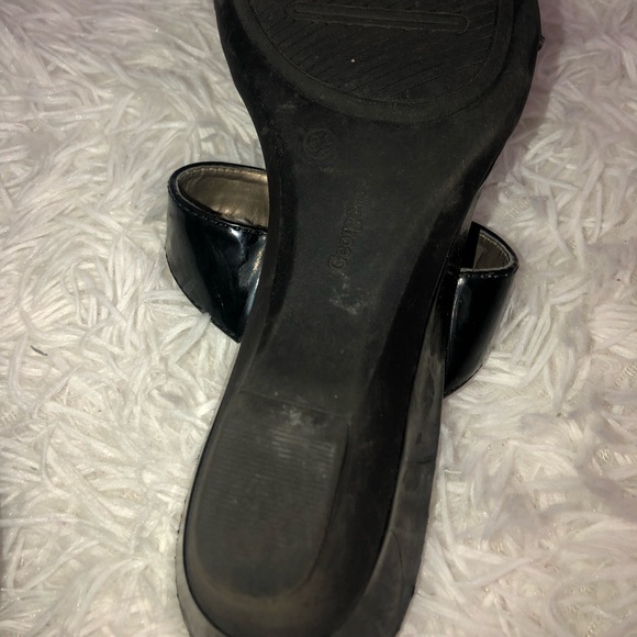 Black and Gold Sandal - Picture 3 of 4